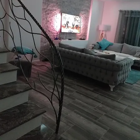 Riverside Plaza Βίλα *