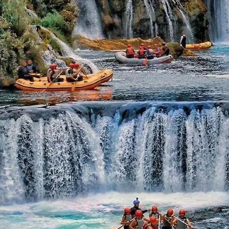 Βίλα Riverside Plaza Bihać