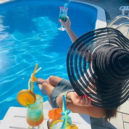 Riverside Plaza Βίλα *